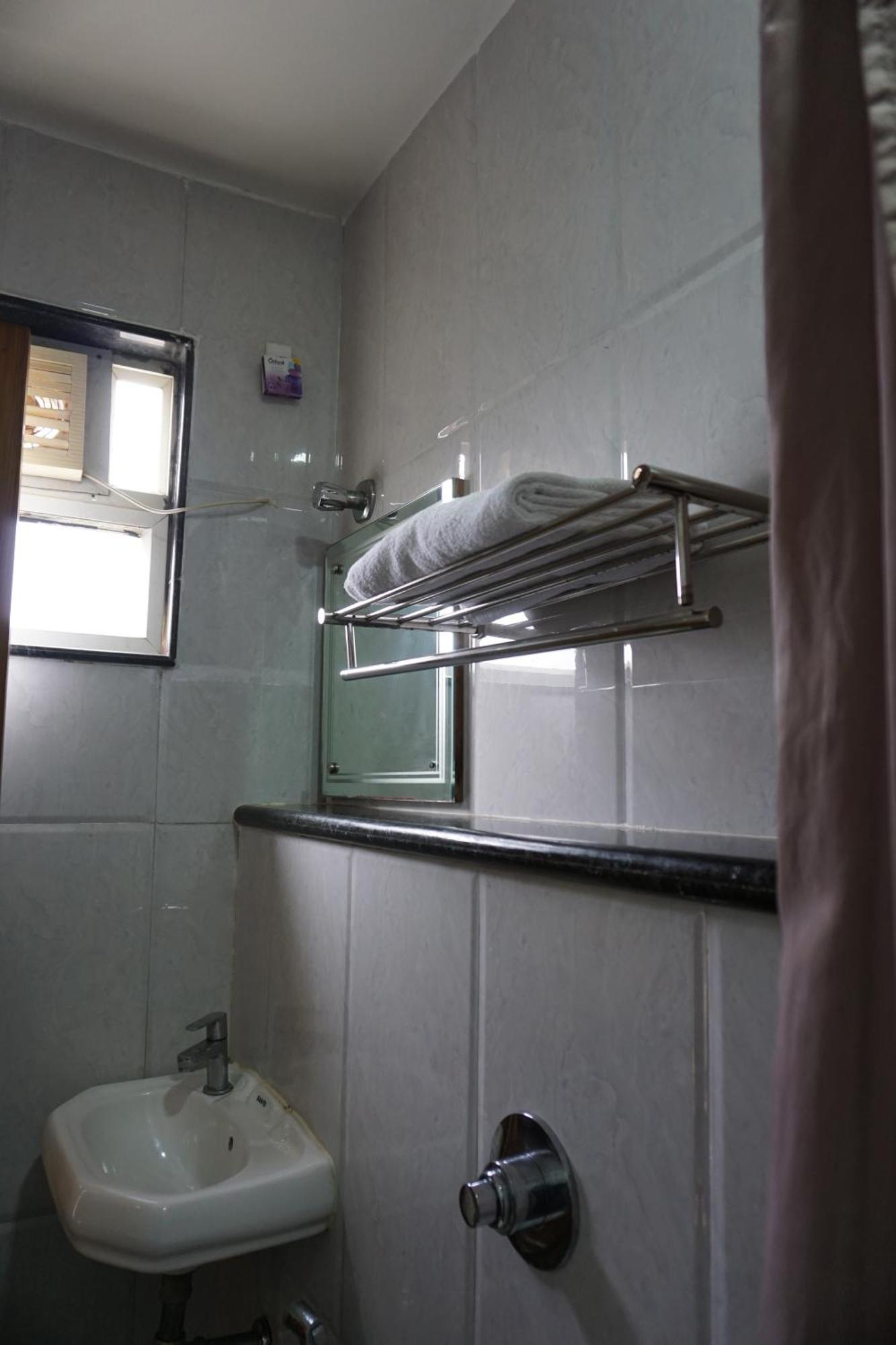 Kingscross Residency Hotel Ченай Екстериор снимка